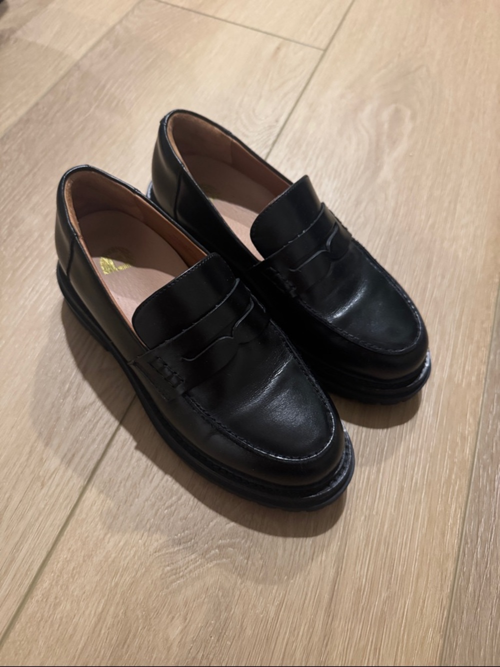 Bared Wedgebill Loafers